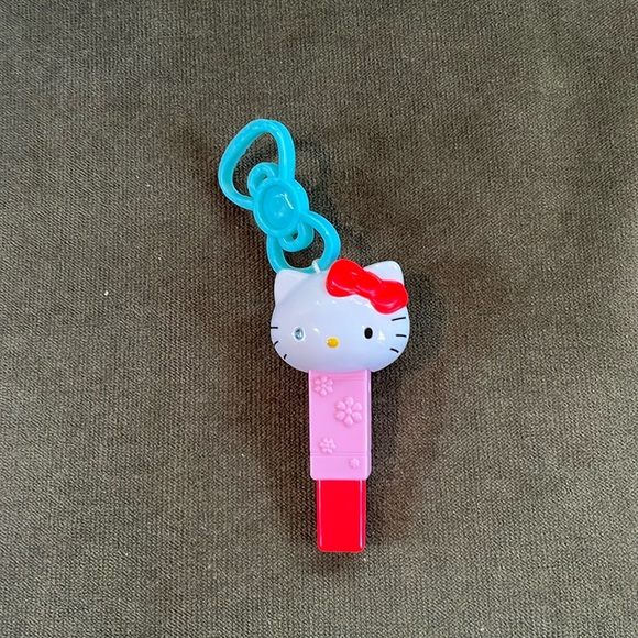 Hello Kitty Key Ring - Picture 2 of 5